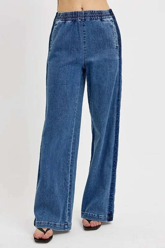 Elastic Waist Relaxed Fit Full-Length Jeans